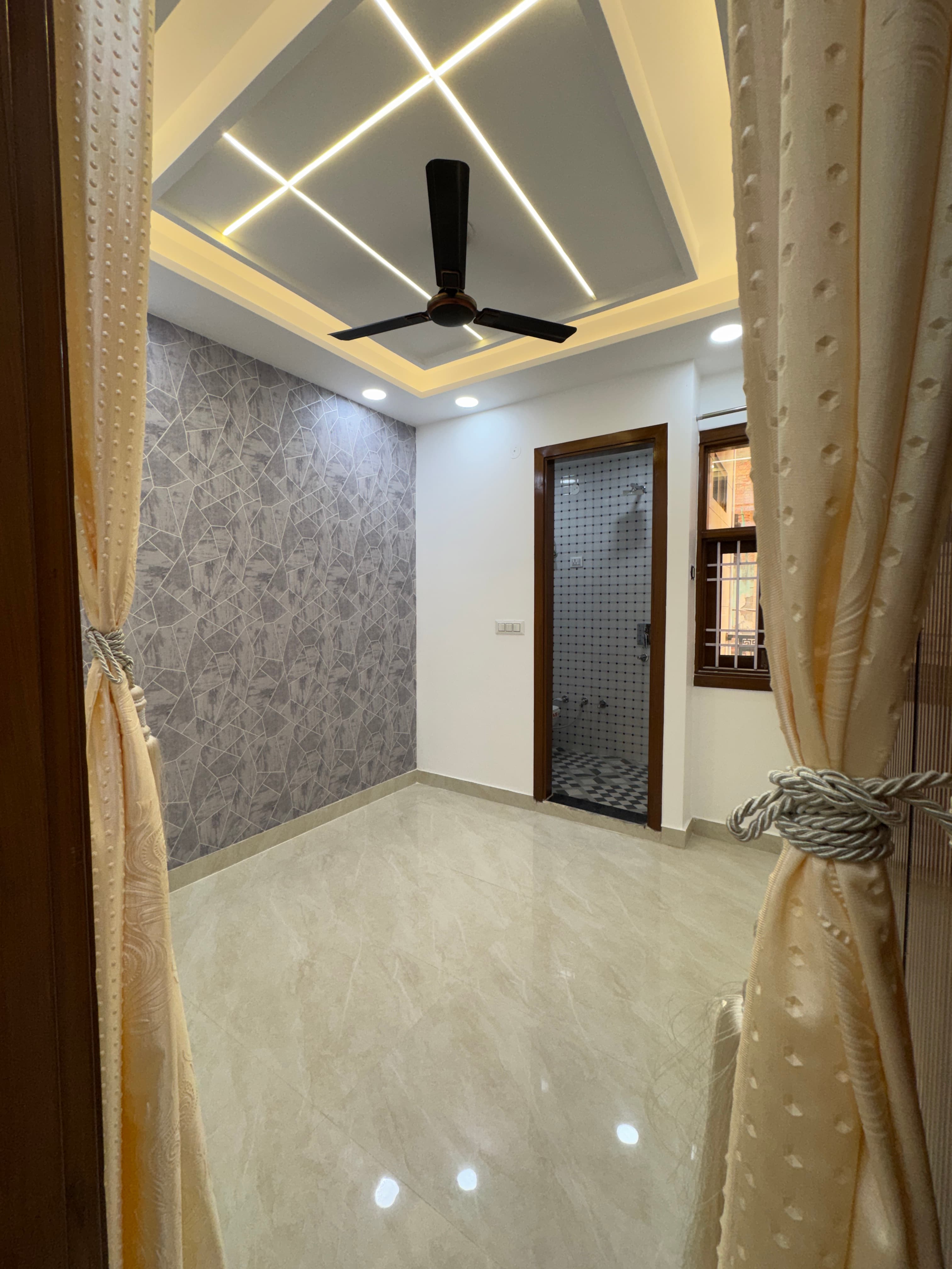 2BHK East Facing Flat in Nawada Delhi | Semi Furnished thumbnail 5