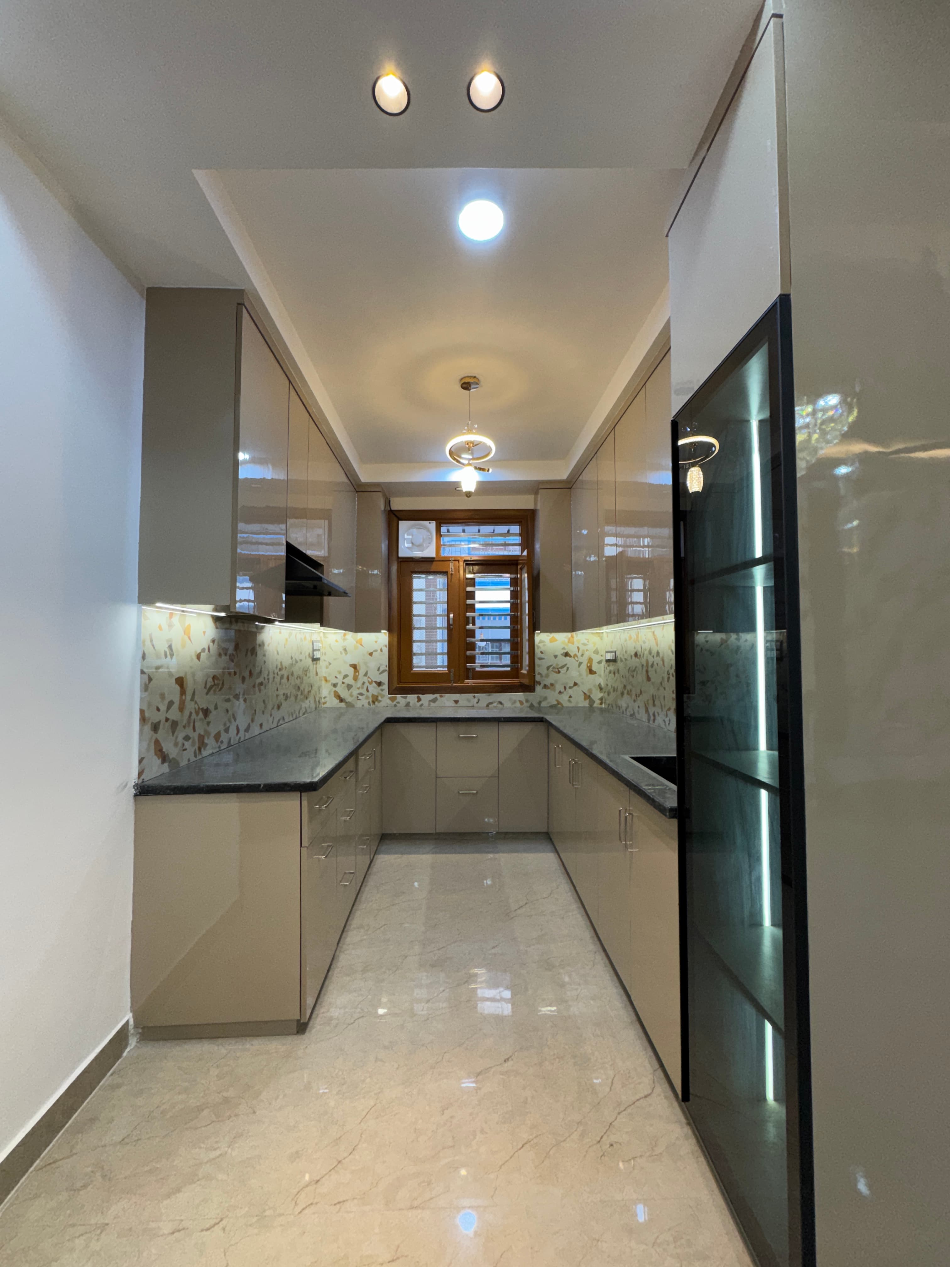 Ready to Move 3BHK Semi Furnished Flat in Dwarka Delhi | 100m from Metro thumbnail 6