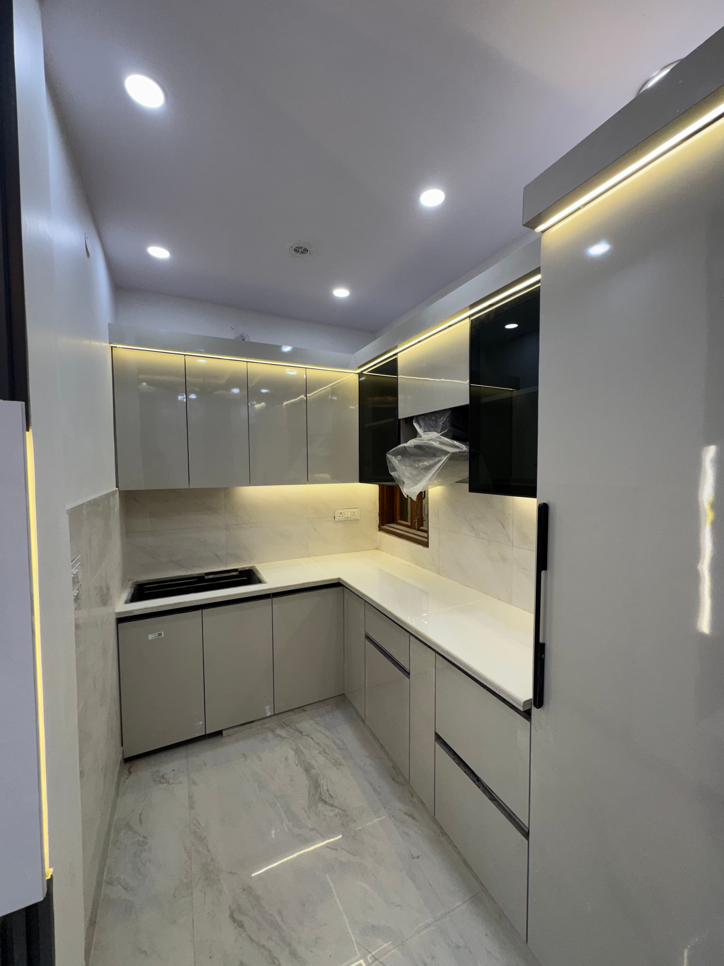 3BHK Flat for Sale in Dwarka Mor | Ready to Move Near Metro thumbnail 4