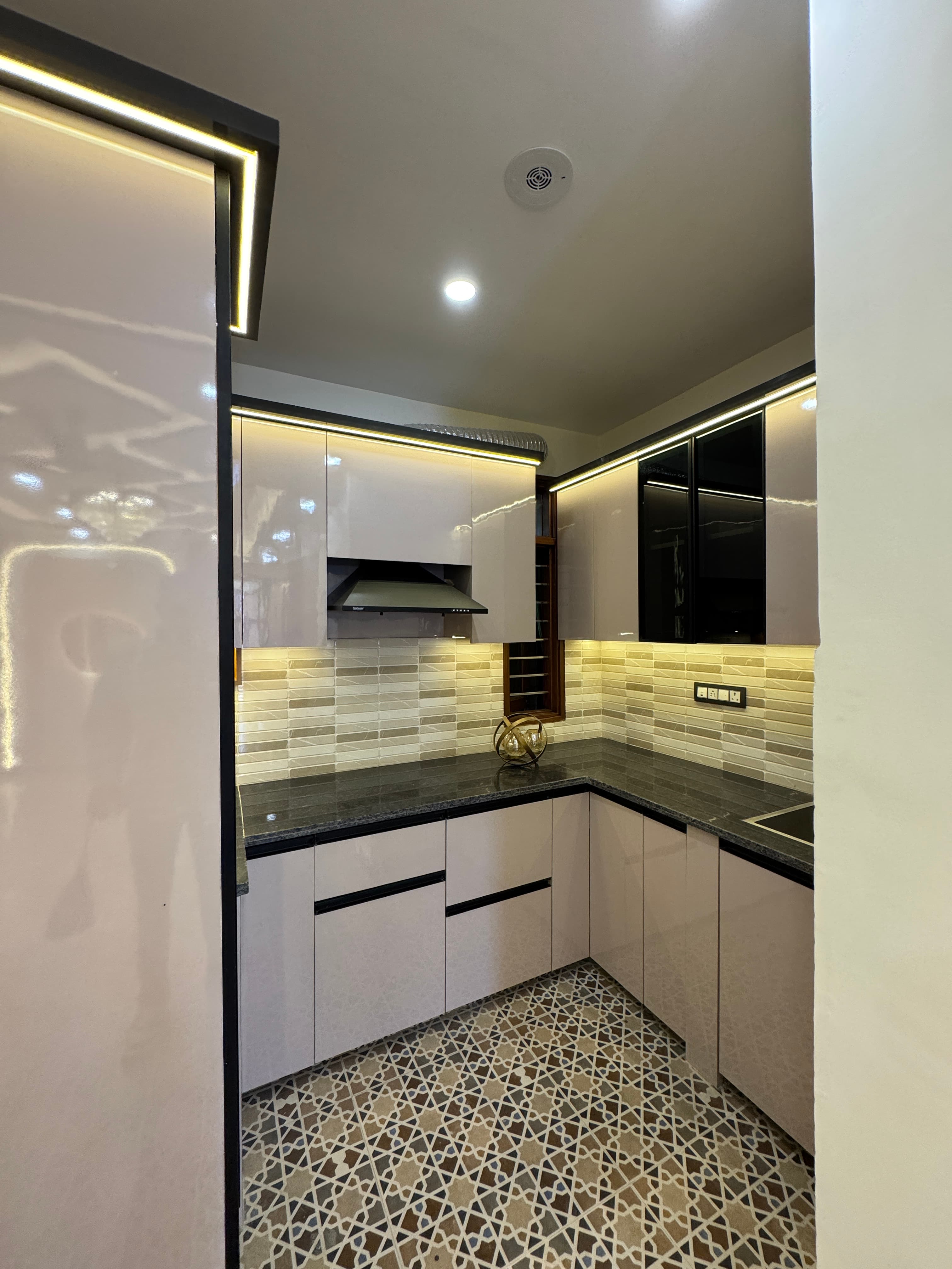 2BHK Flat for Sale in Dwarka Mor | Ready to Move Near Metro thumbnail 2