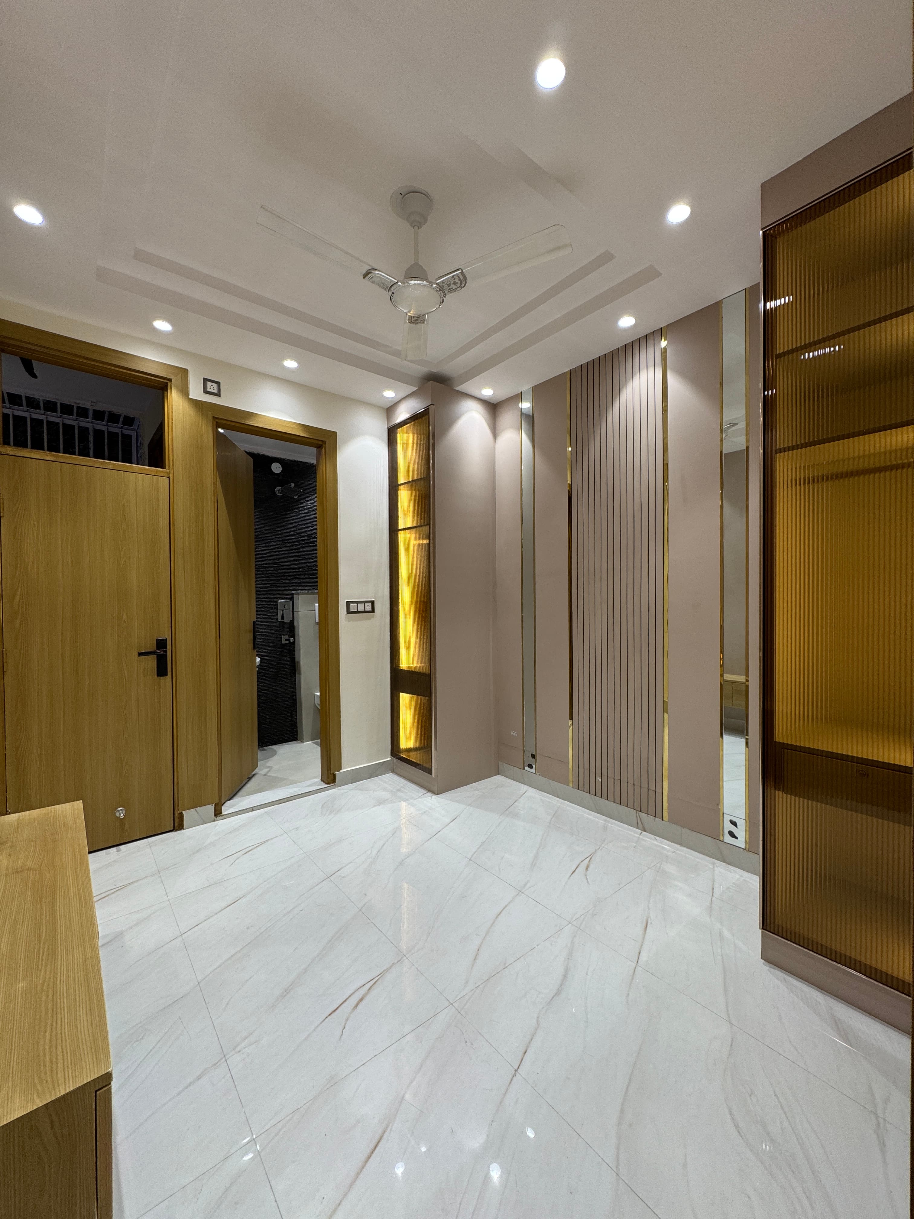 3BHK Flat for sale in Dwarka Mor thumbnail 5