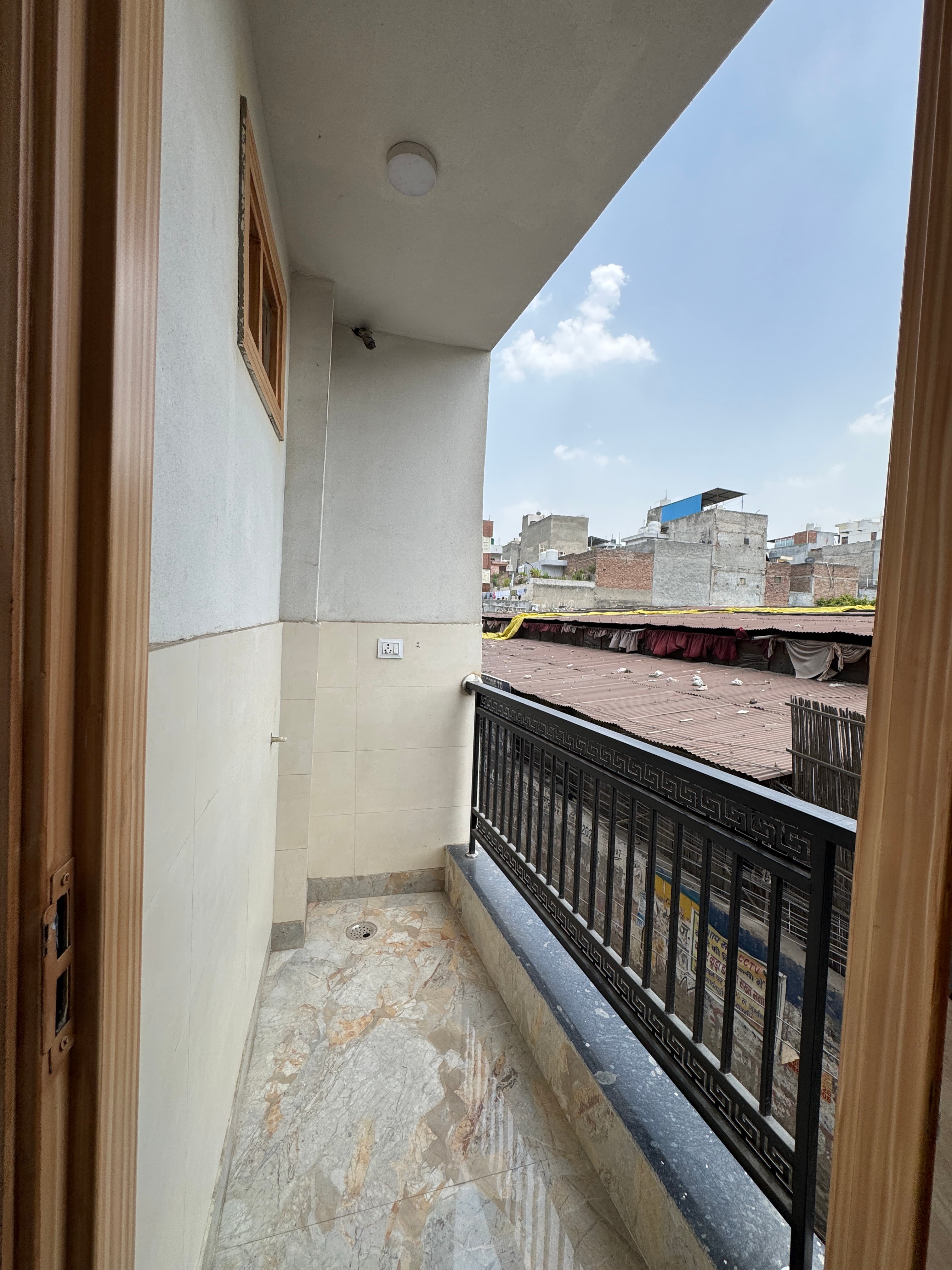 2BHK Flat for sale in Uttam nagar west thumbnail 6