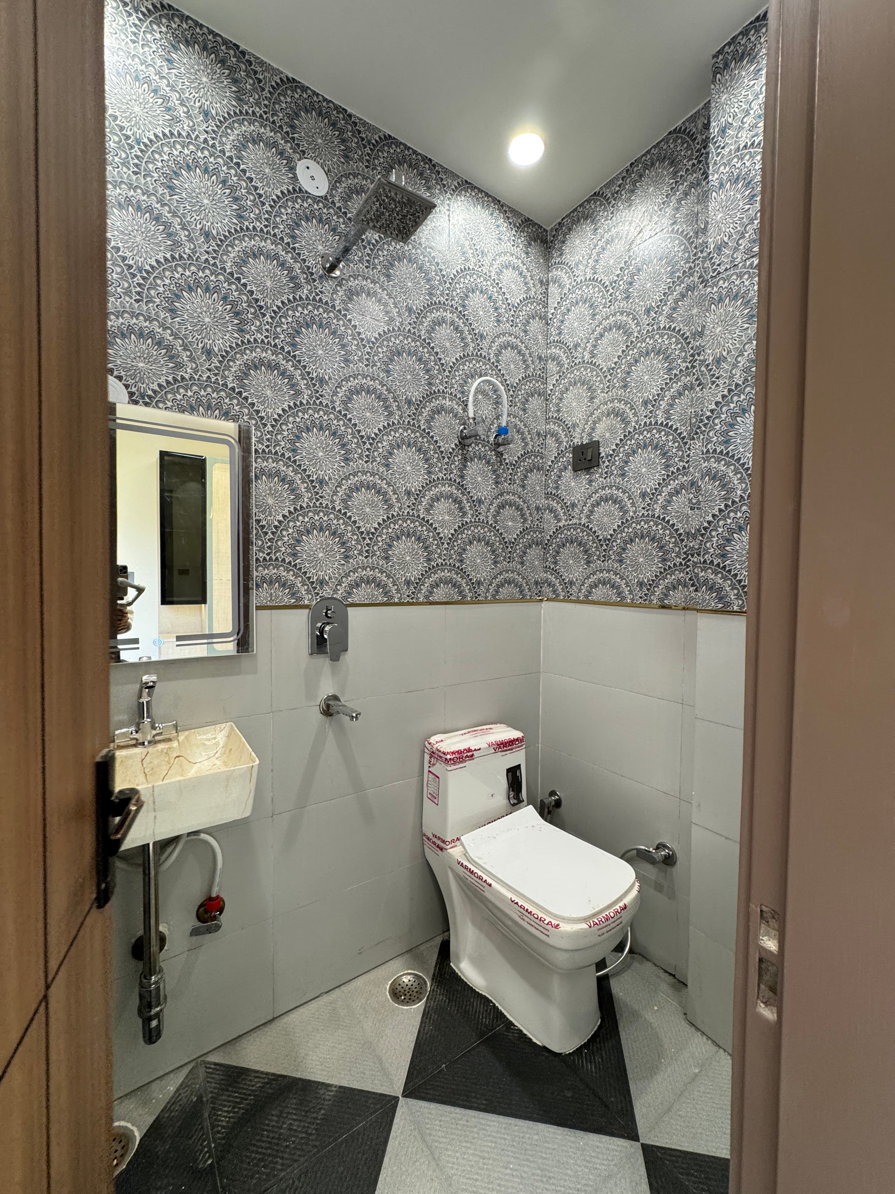 3BHK 100 Gaj Flat for Sale in Nangli thumbnail 6