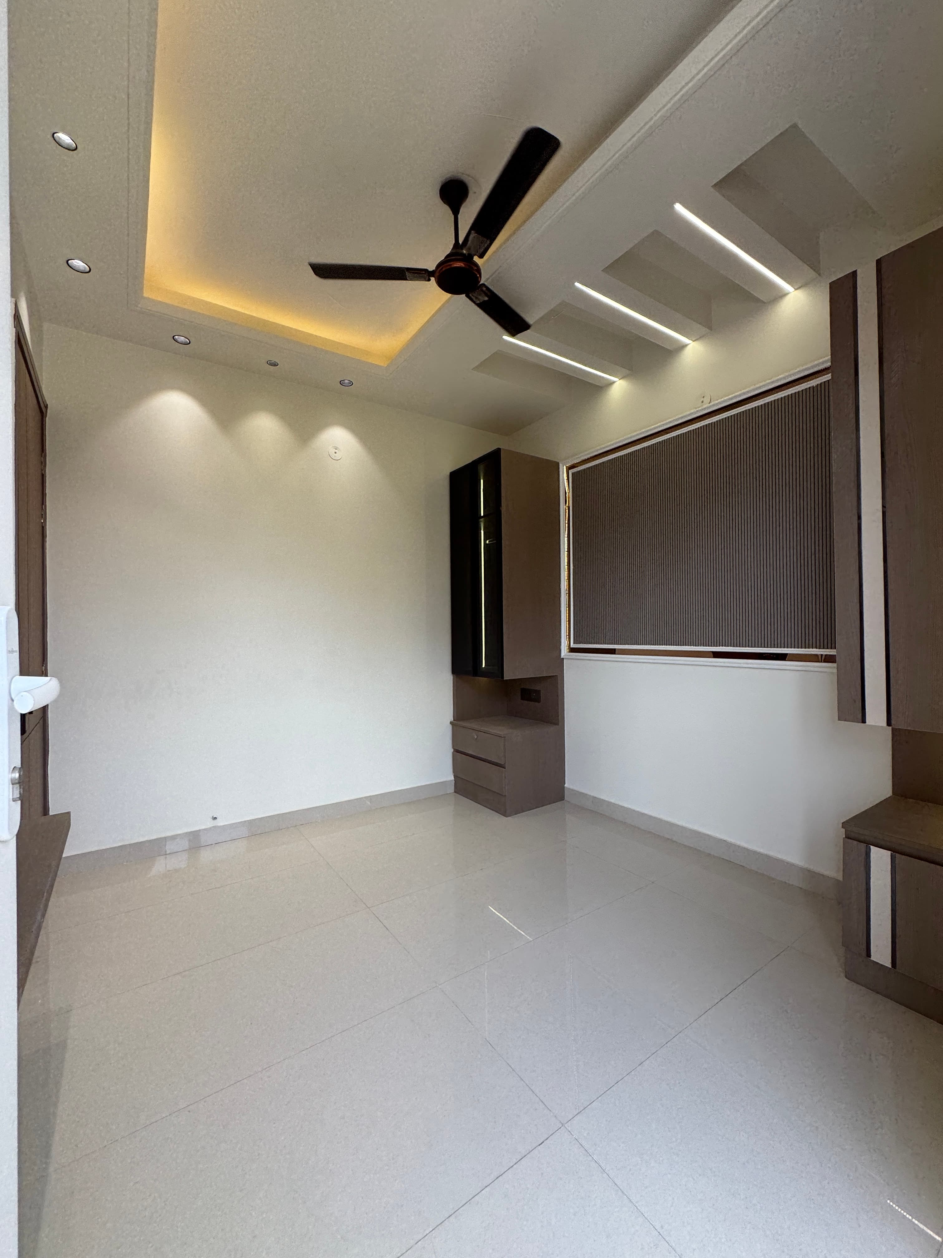 3BHK 100 Gaj Flat for Sale in Nangli thumbnail 8