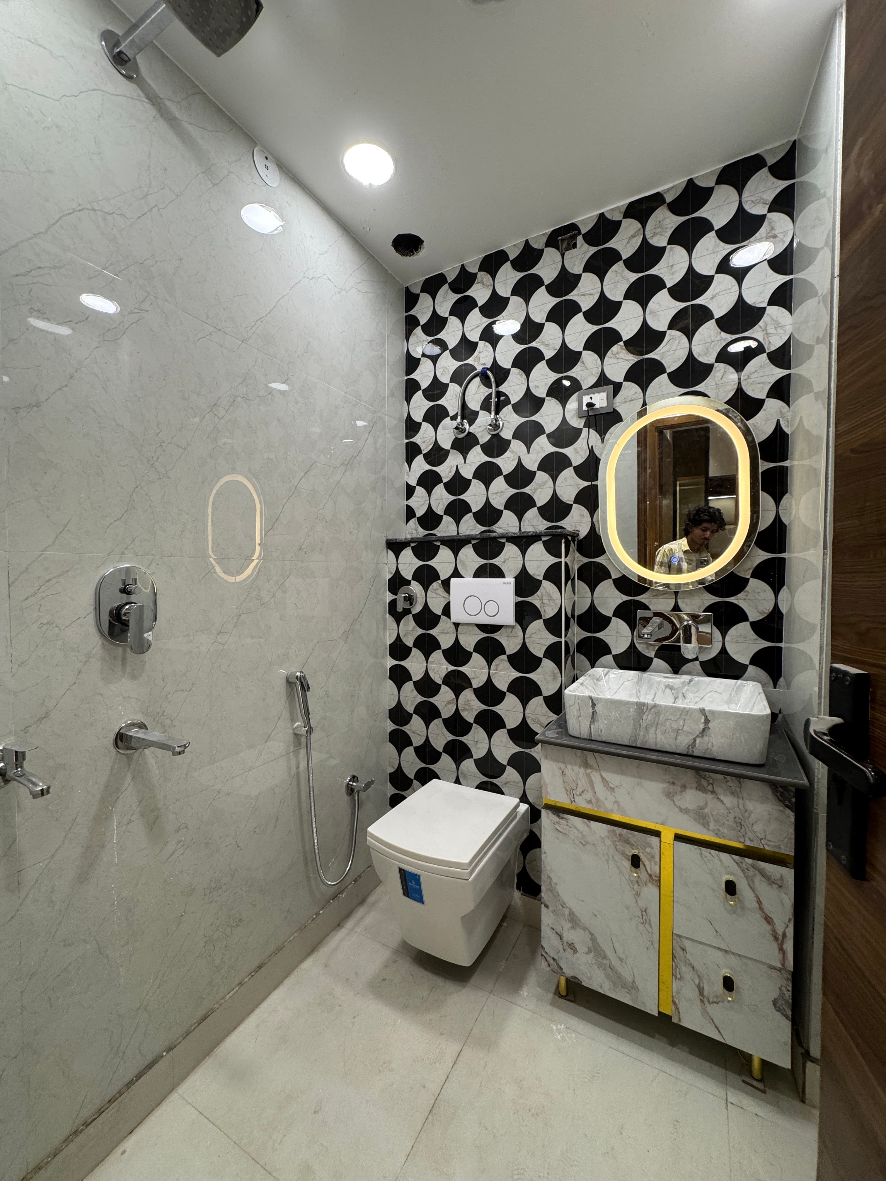 3BHK 85 GAJ FLAT FOR SALE IN DWARKA MOR thumbnail 6