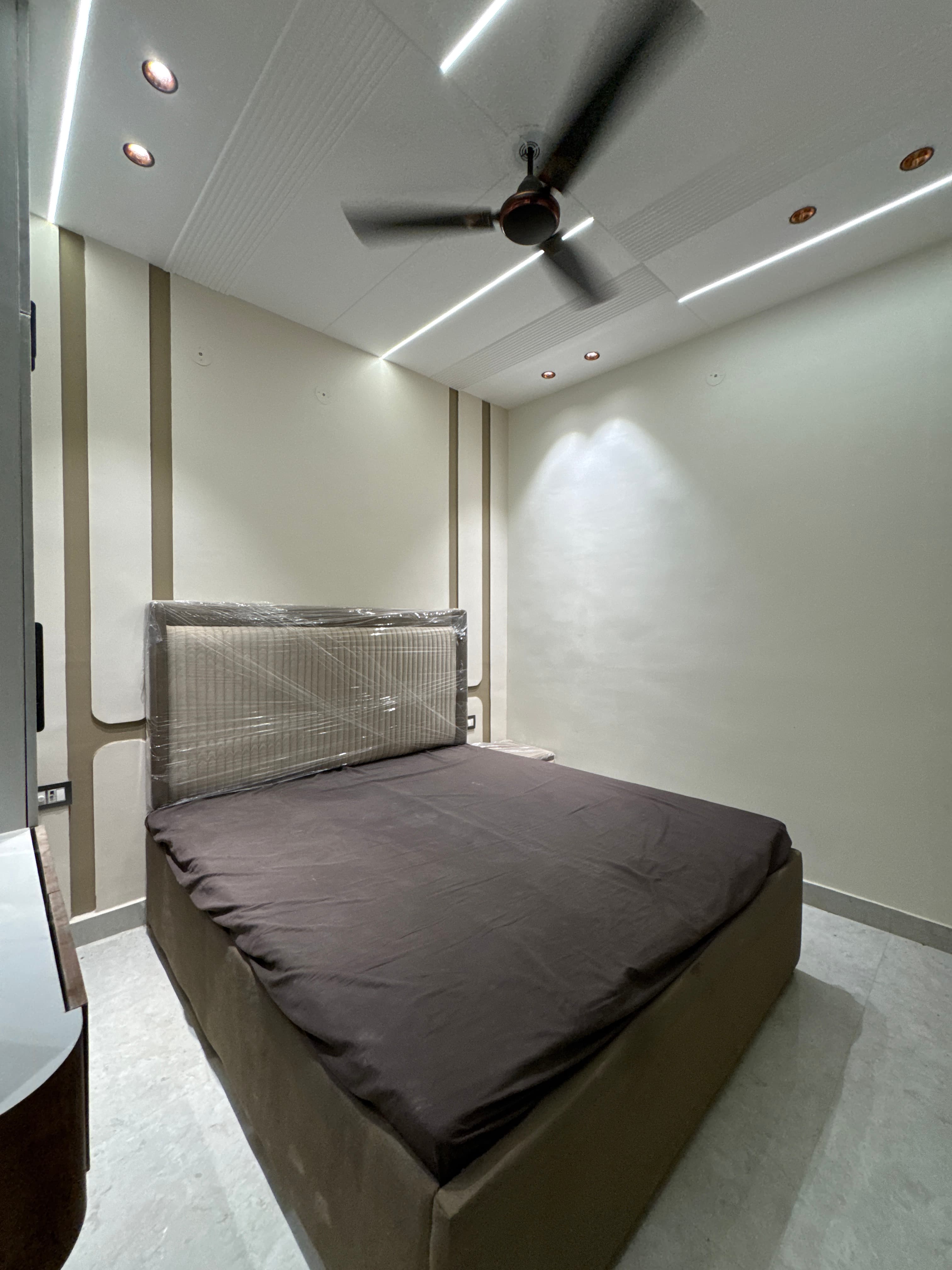 1BHK Budget-Friendly Flat for Sale in Dwarka Mor | Prime Location | Ready to Move thumbnail 4