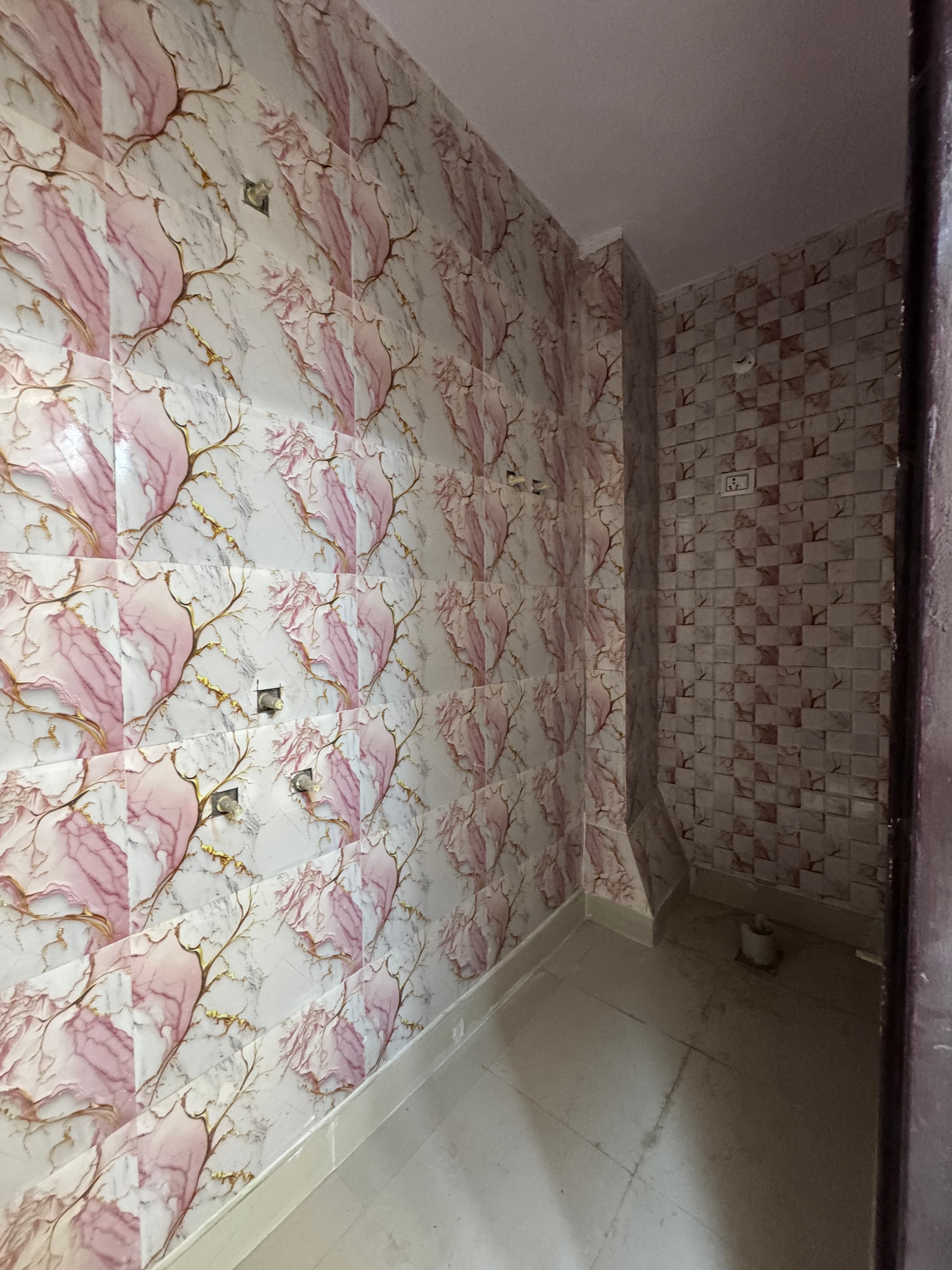 2BHK 55 Gaj Flat for Sale in Uttam Nagar West thumbnail 2