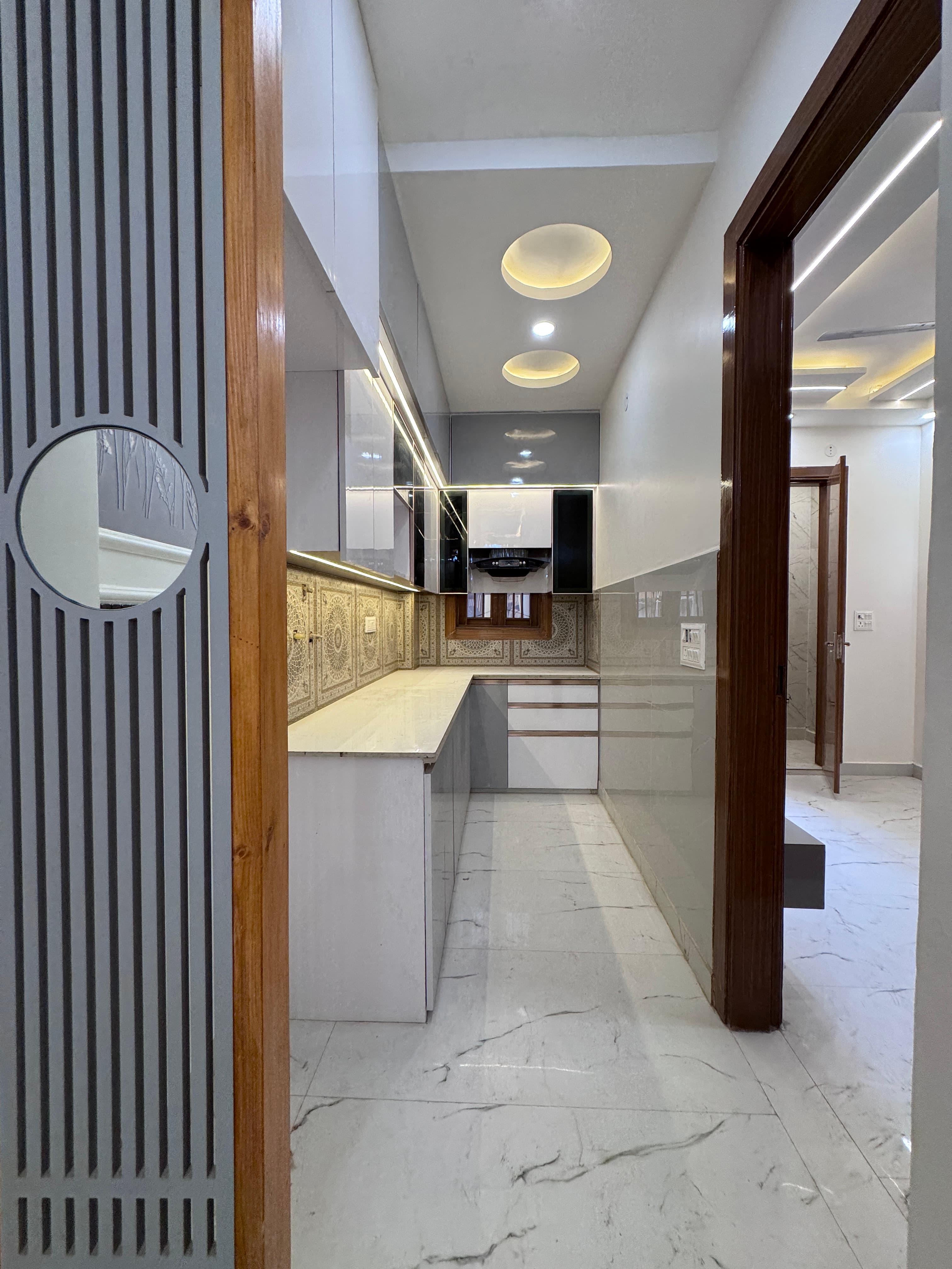 2BHK 65 Gaj Flat for Sale in Dwarka Mor thumbnail 5