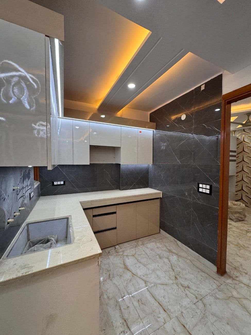 3BHK 90 Gaj Flat for Sale in Dwarka Mor | Luxury Ready-to-Move Home thumbnail 2