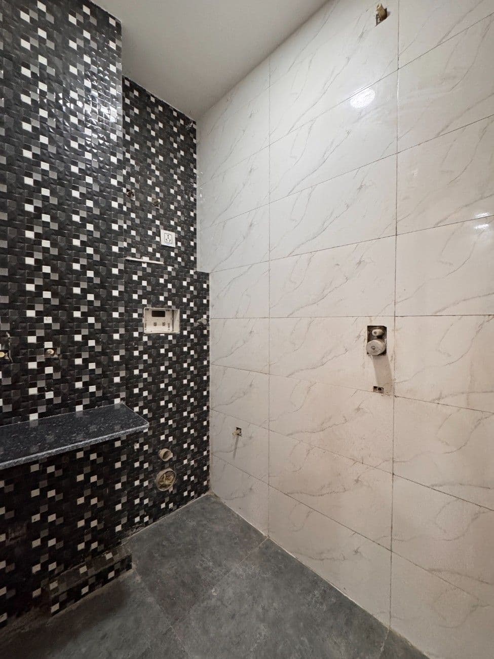 3BHK 75 Gaj Flat for Sale in Dwarka Mor | Modern & Spacious Family Home thumbnail 9
