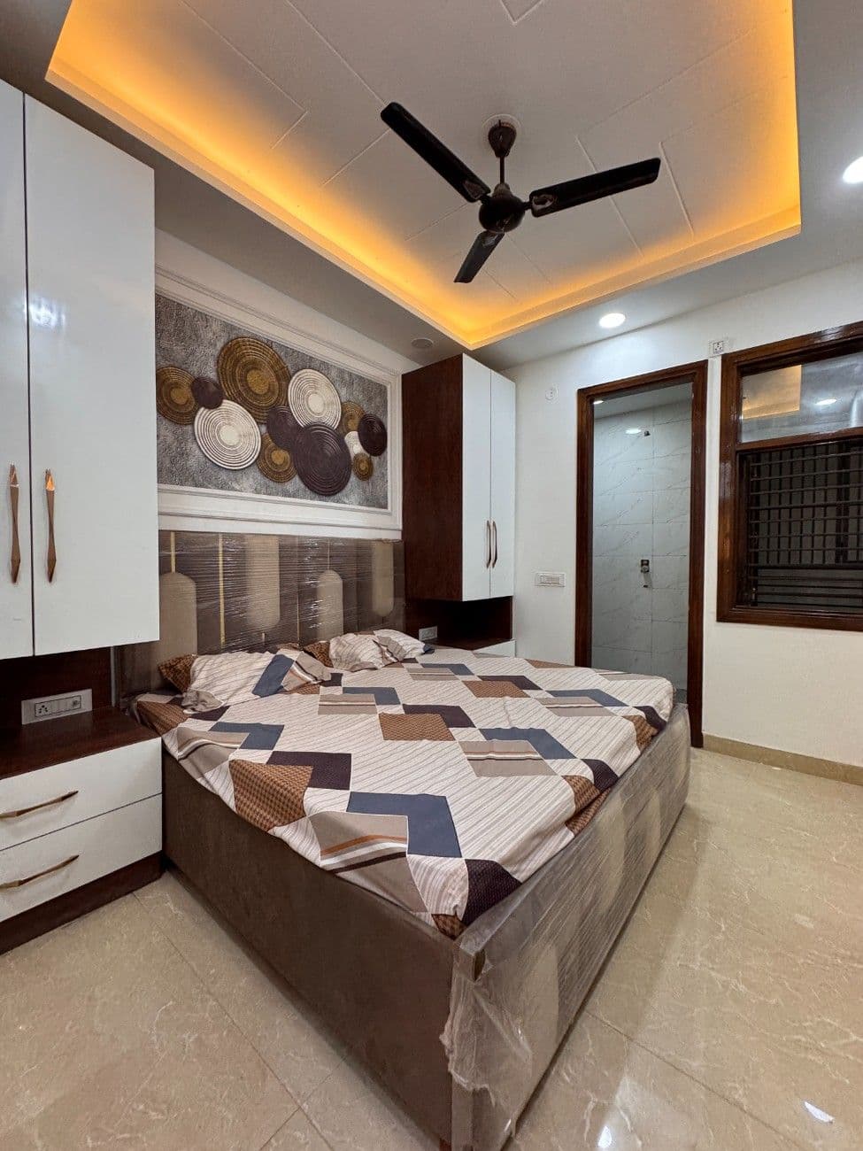 3BHK 75 Gaj Flat for Sale in Dwarka Mor | Modern & Spacious Family Home thumbnail 8