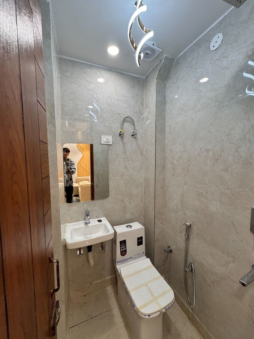2BHK 60 Gaj Flat for Sale in Dwarka Mor | Ready to Move | Prime Location | Home Loan Available thumbnail 3