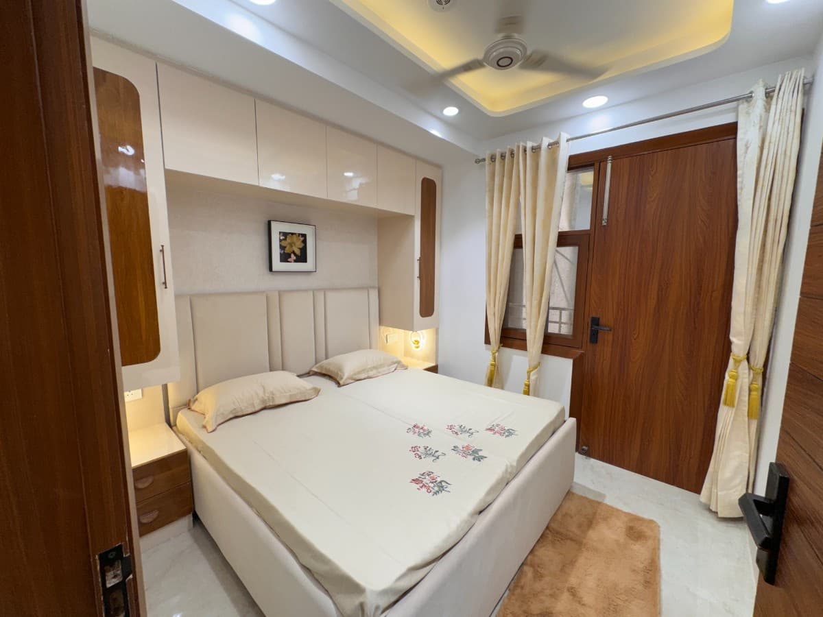 2BHK 60 Gaj Flat for Sale in Dwarka Mor | Ready to Move | Prime Location | Home Loan Available thumbnail 4