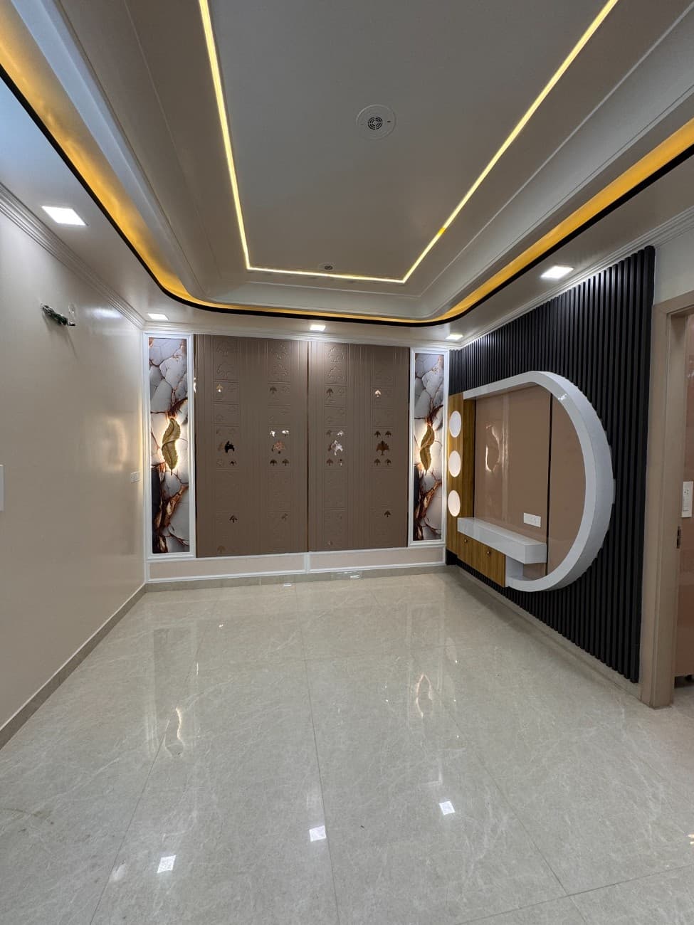 🏡 3BHK 110 Gaj Flat for Sale in Dwarka Mor | Ready to Move | Prime Location