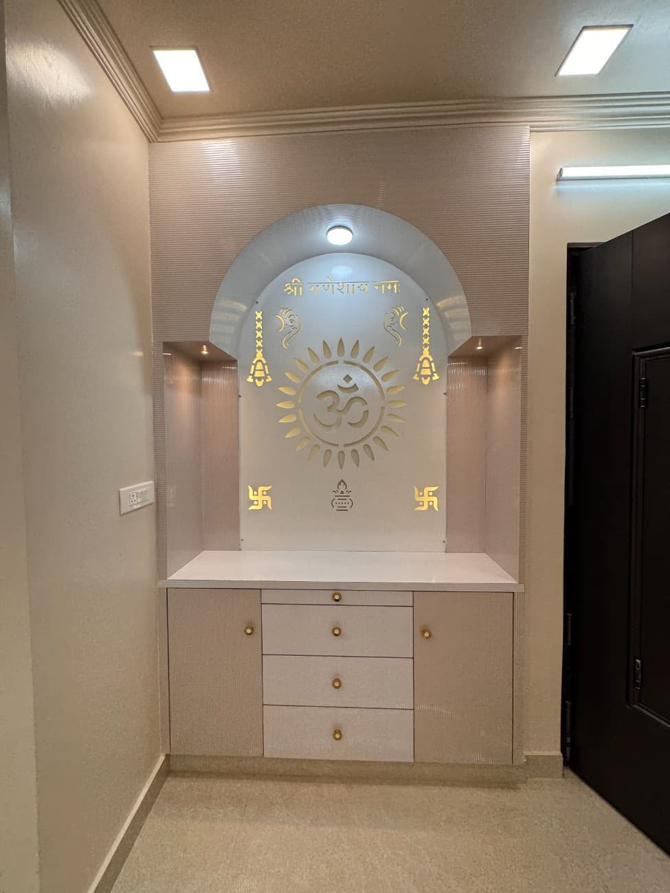 🏡 3BHK 110 Gaj Flat for Sale in Dwarka Mor | Ready to Move | Prime Location thumbnail 4