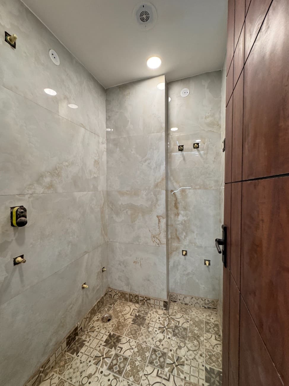 2BHK 60 Gaj Flat for Sale in Dwarka Mor | Premium Builder Floor thumbnail 4