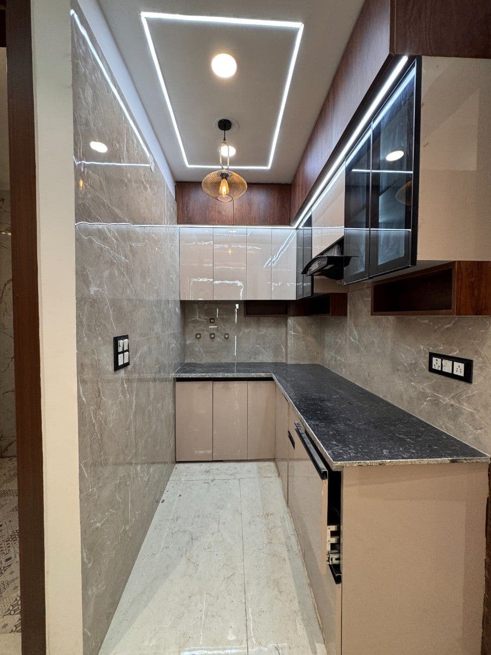 2BHK 60 Gaj Flat for Sale in Dwarka Mor thumbnail 4