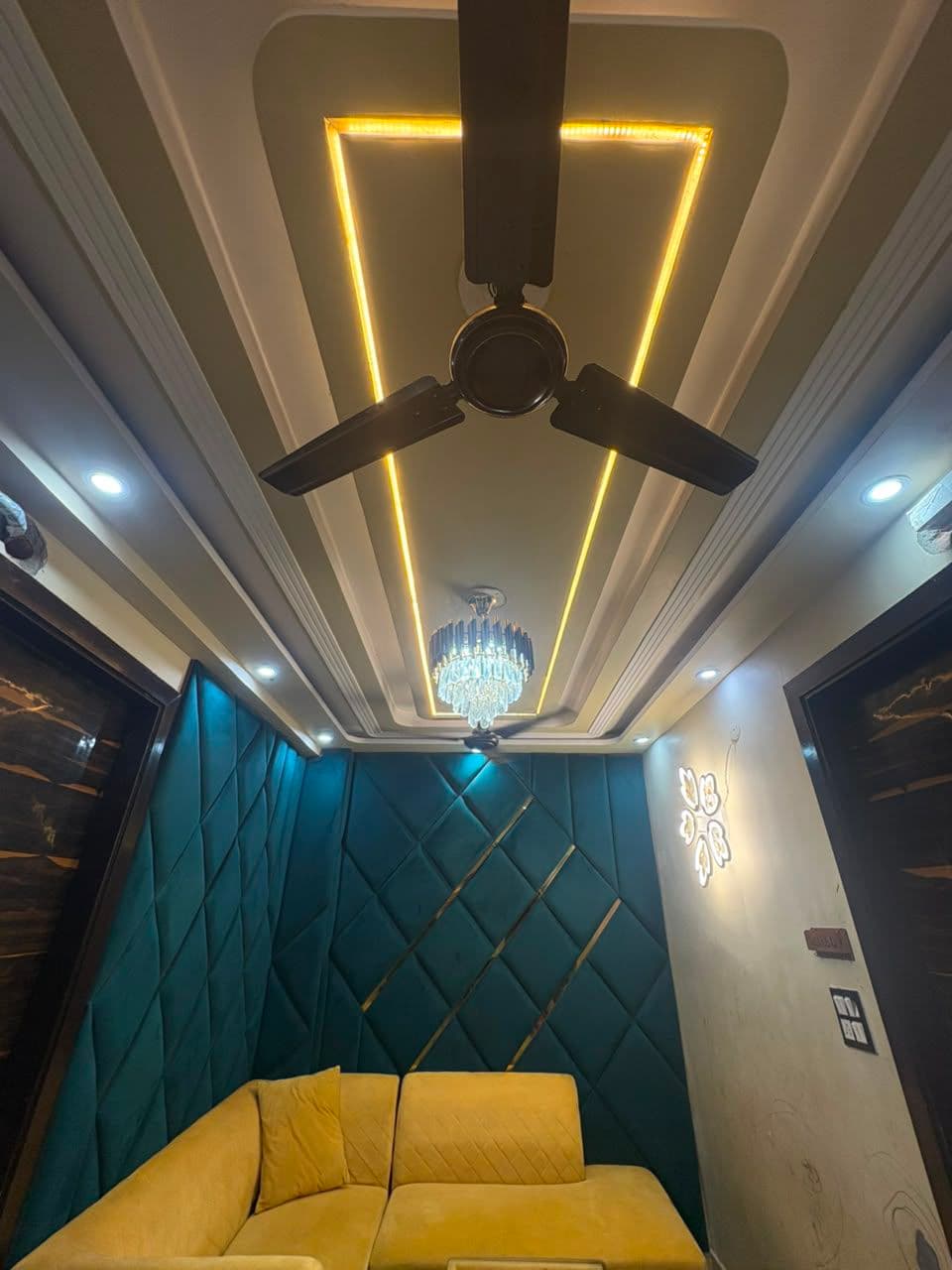 2BHK floor in mohan garden , dwarka more ,uttam nagar