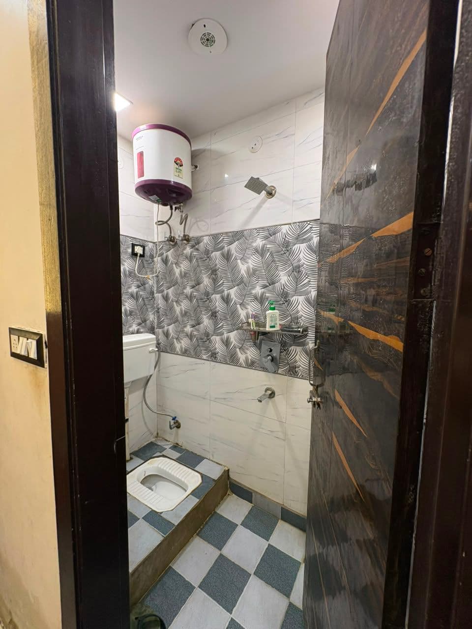2BHK floor in mohan garden , dwarka more ,uttam nagar thumbnail 15