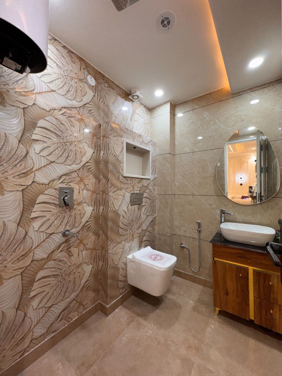 3BHK 100 Gaj Flat for Sale in Dwarka Mor | Spacious & Premium Home thumbnail 5