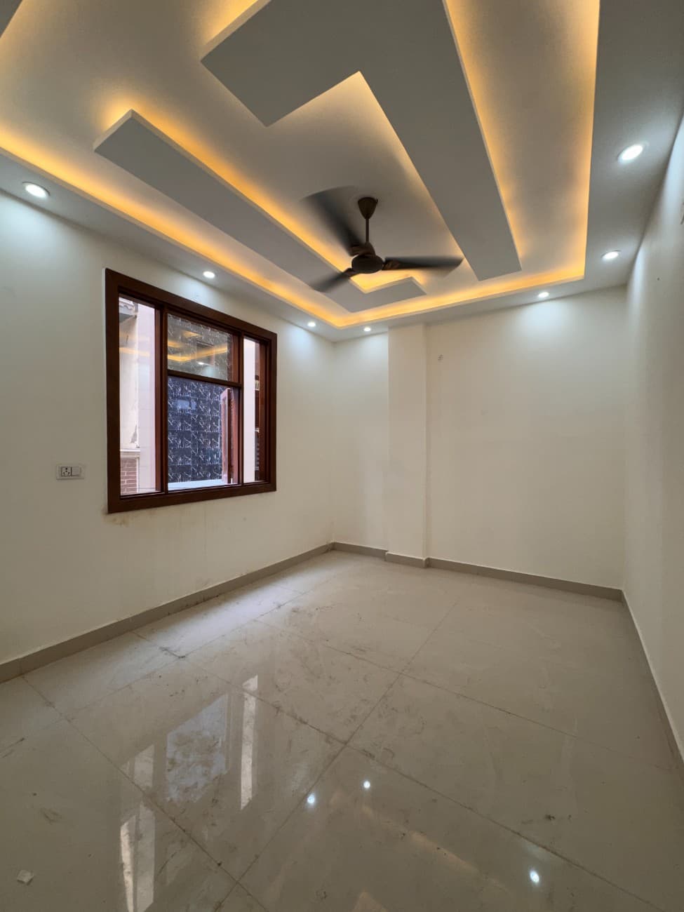 3BHK 100 Gaj Flat for Sale in Nangli | Luxury Ready-to-Move Home thumbnail 9