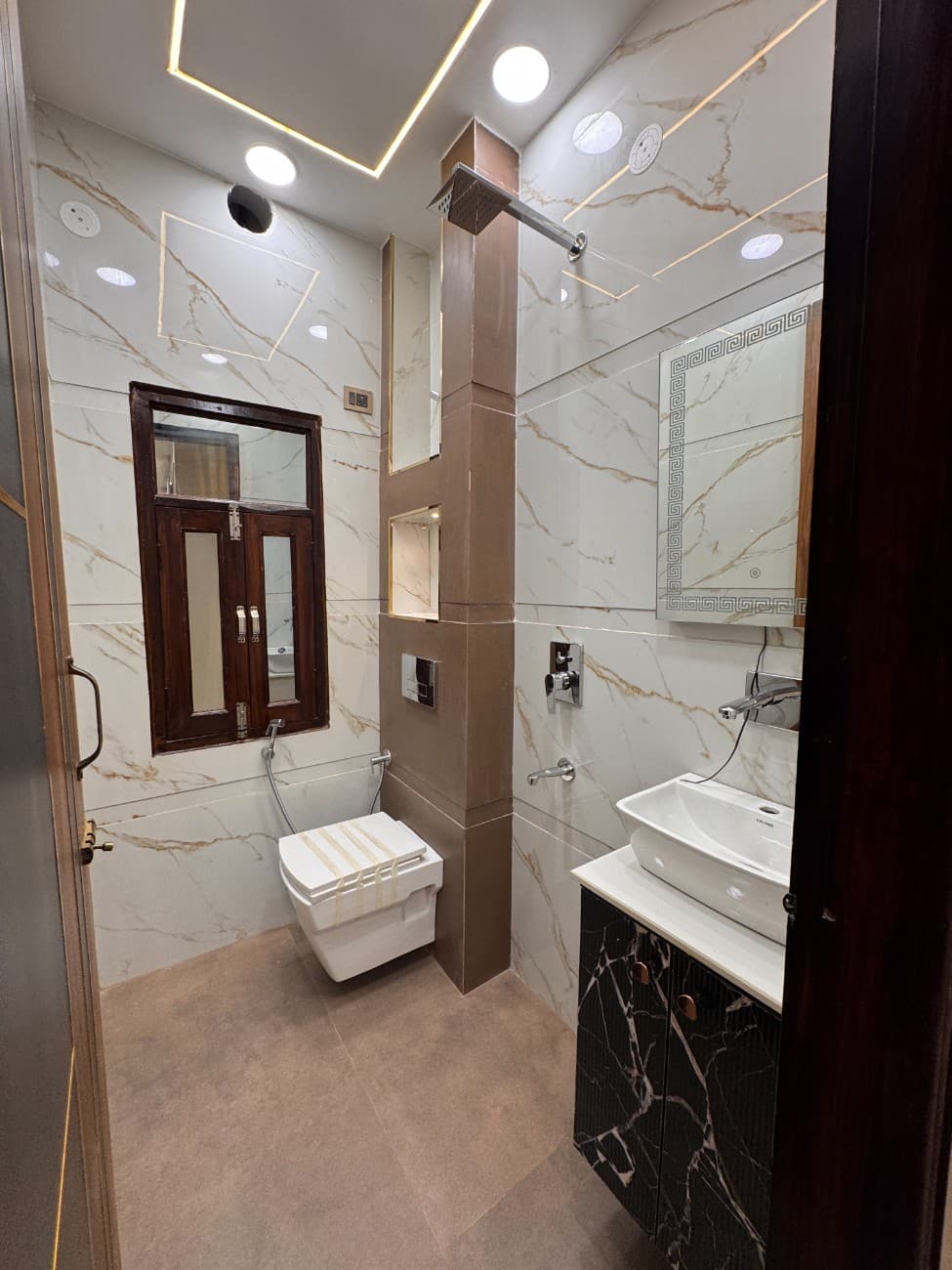 3BHK 80 Gaj Flat for Sale in Dwarka Mor | Ready to Move thumbnail 6