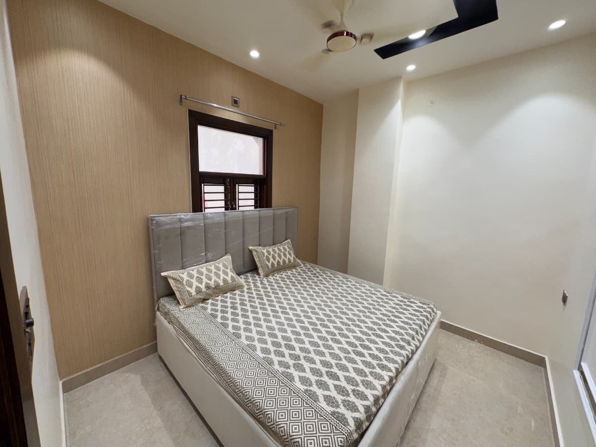 2BHK 50 Gaj Flat for Sale in Dwarka Mor  thumbnail 3