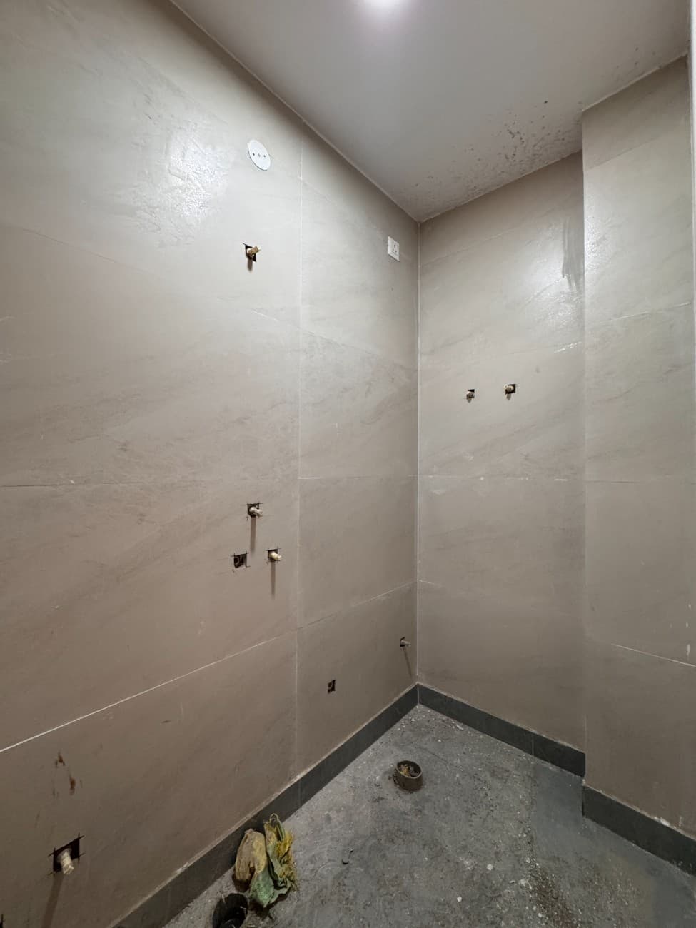 3BHK 110 Gaj Flat for Sale in Dwarka | Luxury Ready-to-Move Home thumbnail 7
