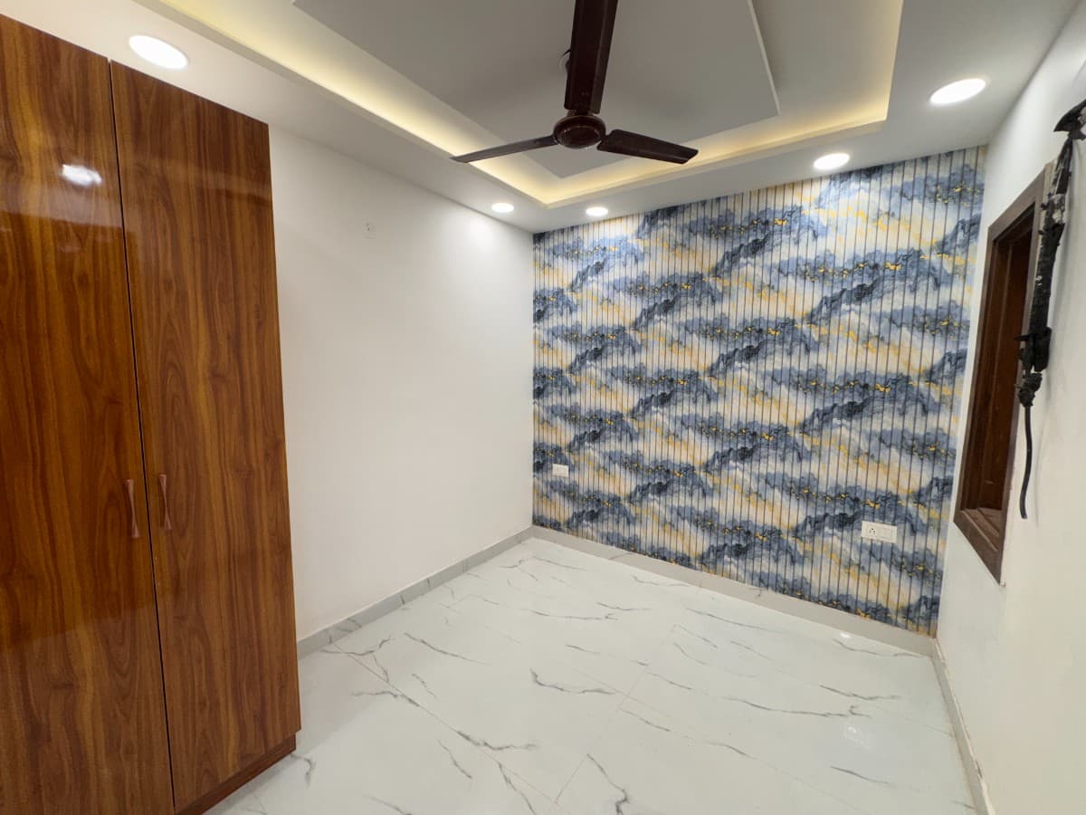 2BHK 65 Gaj Flat for Sale in Dwarka Mor thumbnail 4