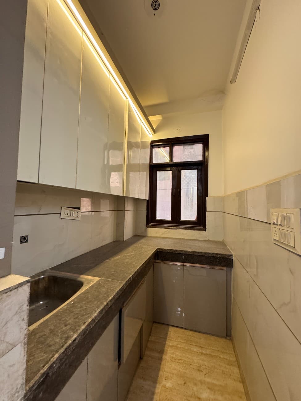 2 BHK 60 Gaj Flat for Sale in Dwarka Mor thumbnail 5