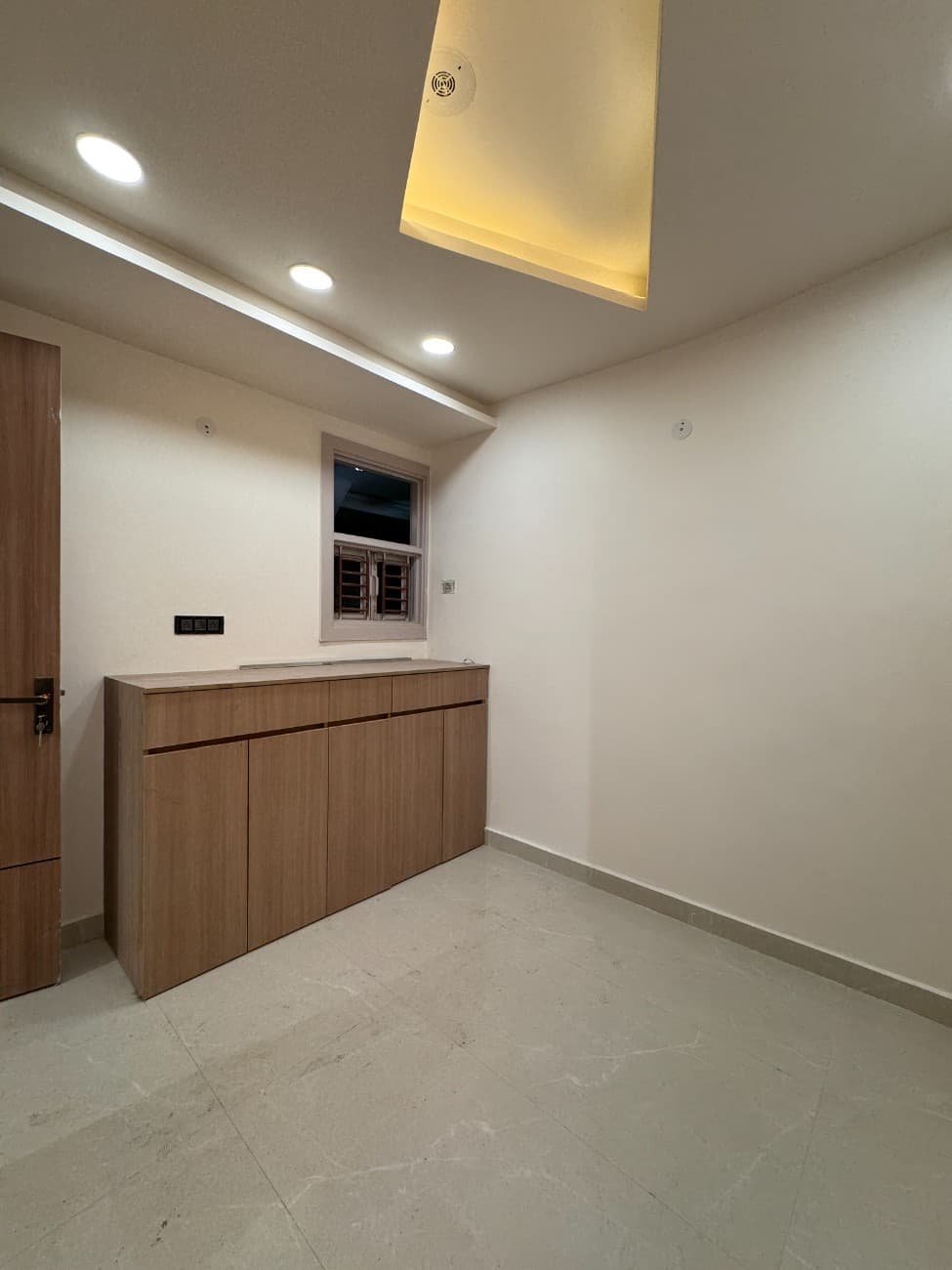 3BHK 80 Gaj Flat for Sale in Dwarka Mor thumbnail 6
