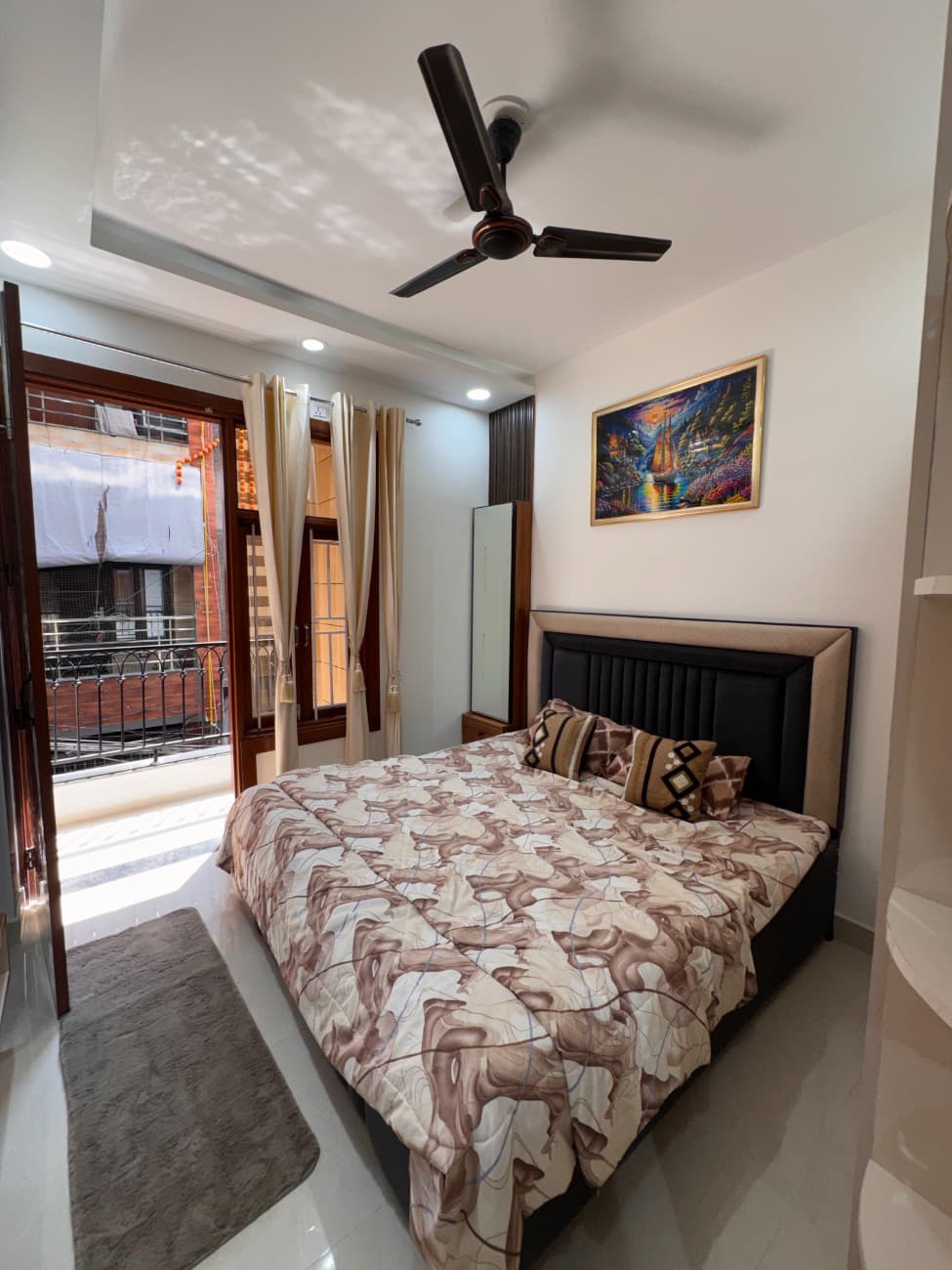 3BHK 100 Gaj Flat for Sale in Uttam Nagar West thumbnail 5