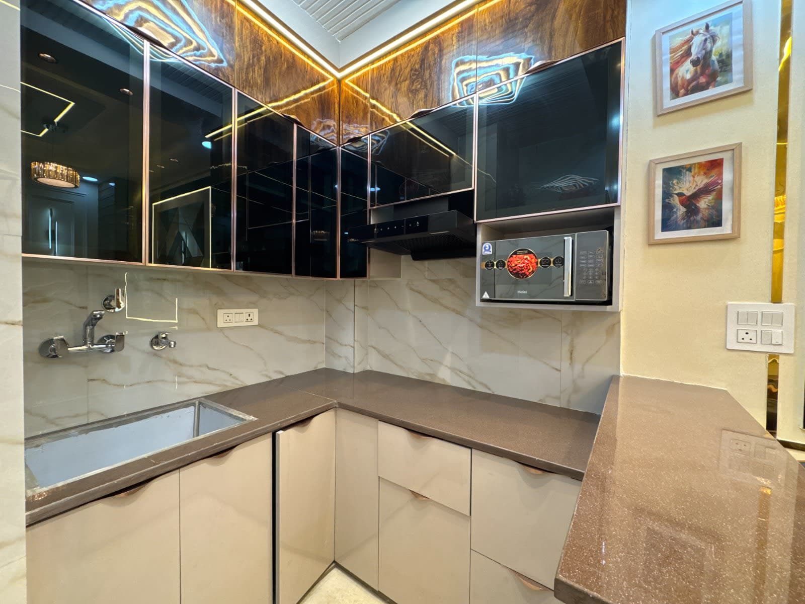 2 BHK Niranjan Park Dwarka Mor - Image 1