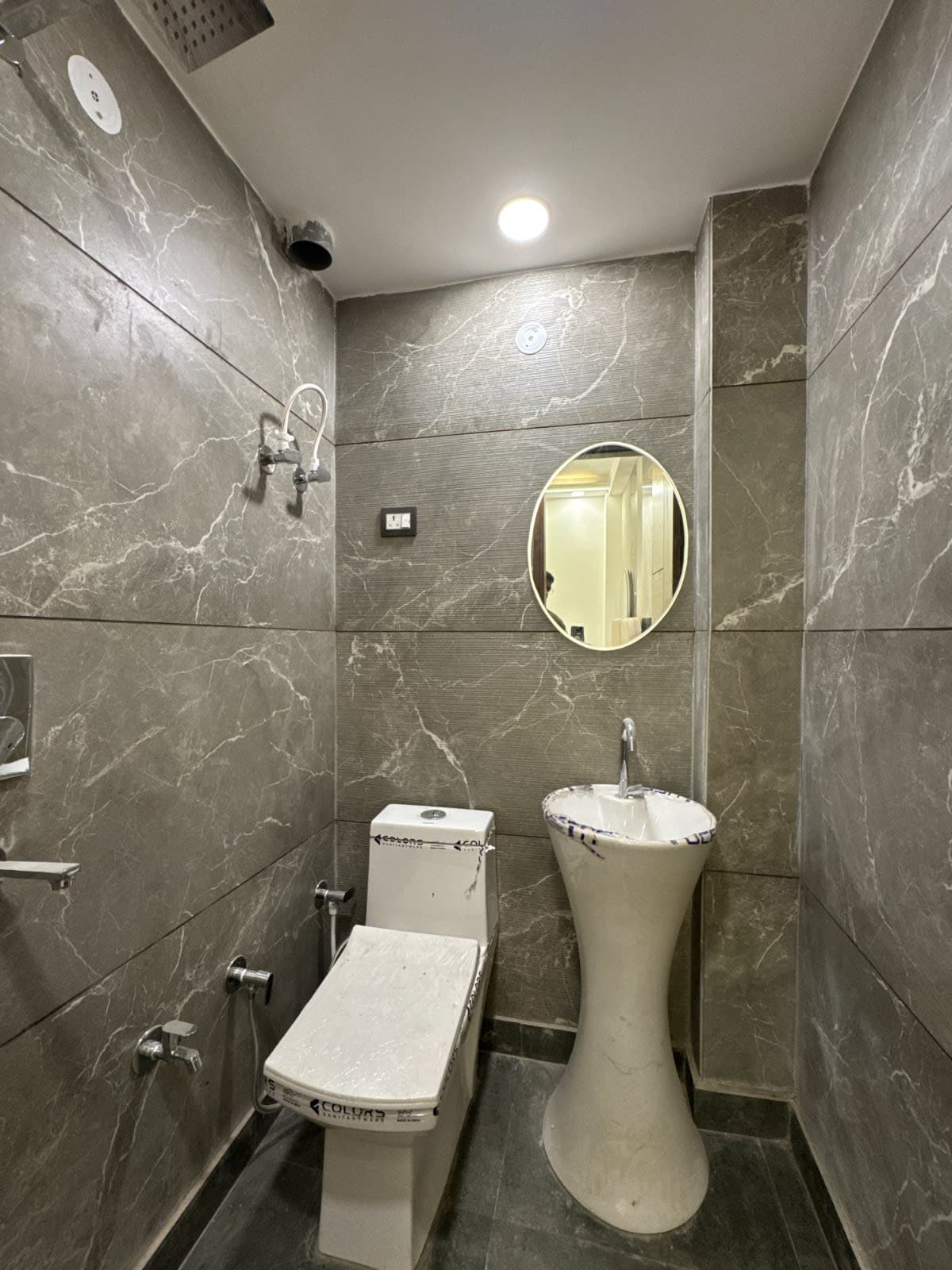 2 BHK Gandhi Chowk - Image 3