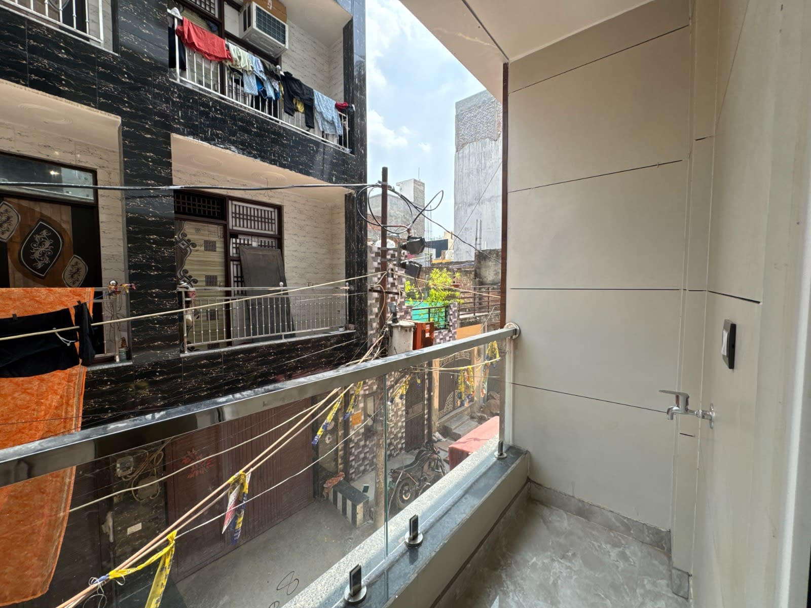 2 BHK Gandhi Chowk - Image 4