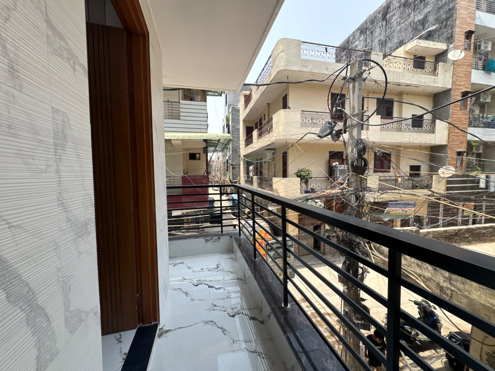 2 BHK Dwarka Mor - Image 4
