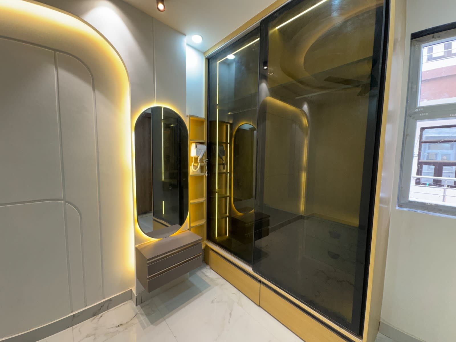 Luxury 2 BHK Dwarka Mor - Image 2