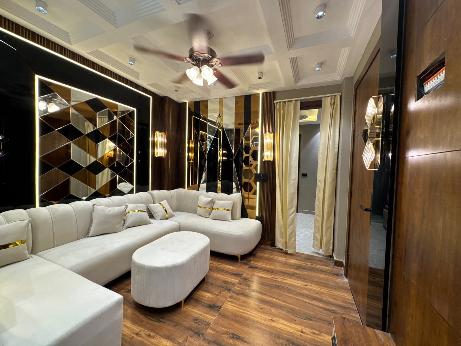 Compact 2BHK Residential Floor in Dwarka Mor