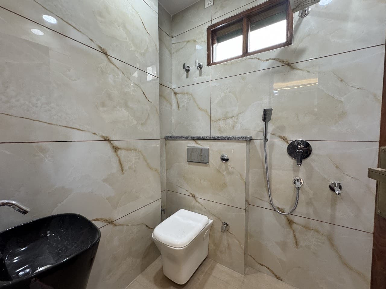 Premium 3BHK | 115 Gaj | 2-Side Open Single Unit - Near Rithala Metro - Image 4