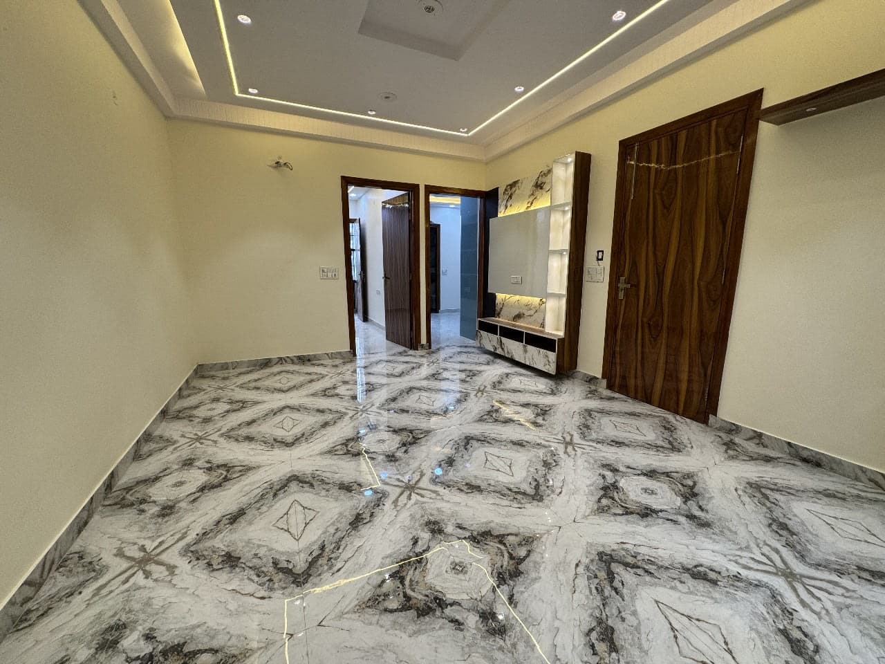 Premium 3BHK | 115 Gaj | 2-Side Open Single Unit - Near Rithala Metro - Image 2