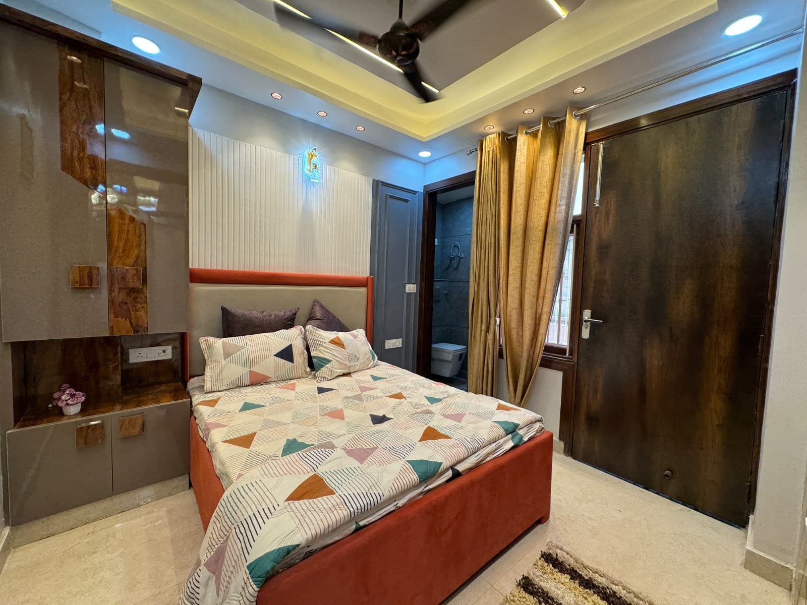 Fully Furnished 2BHK | 70 Gaj Flat - Near Dwarka Expressway - Image 4