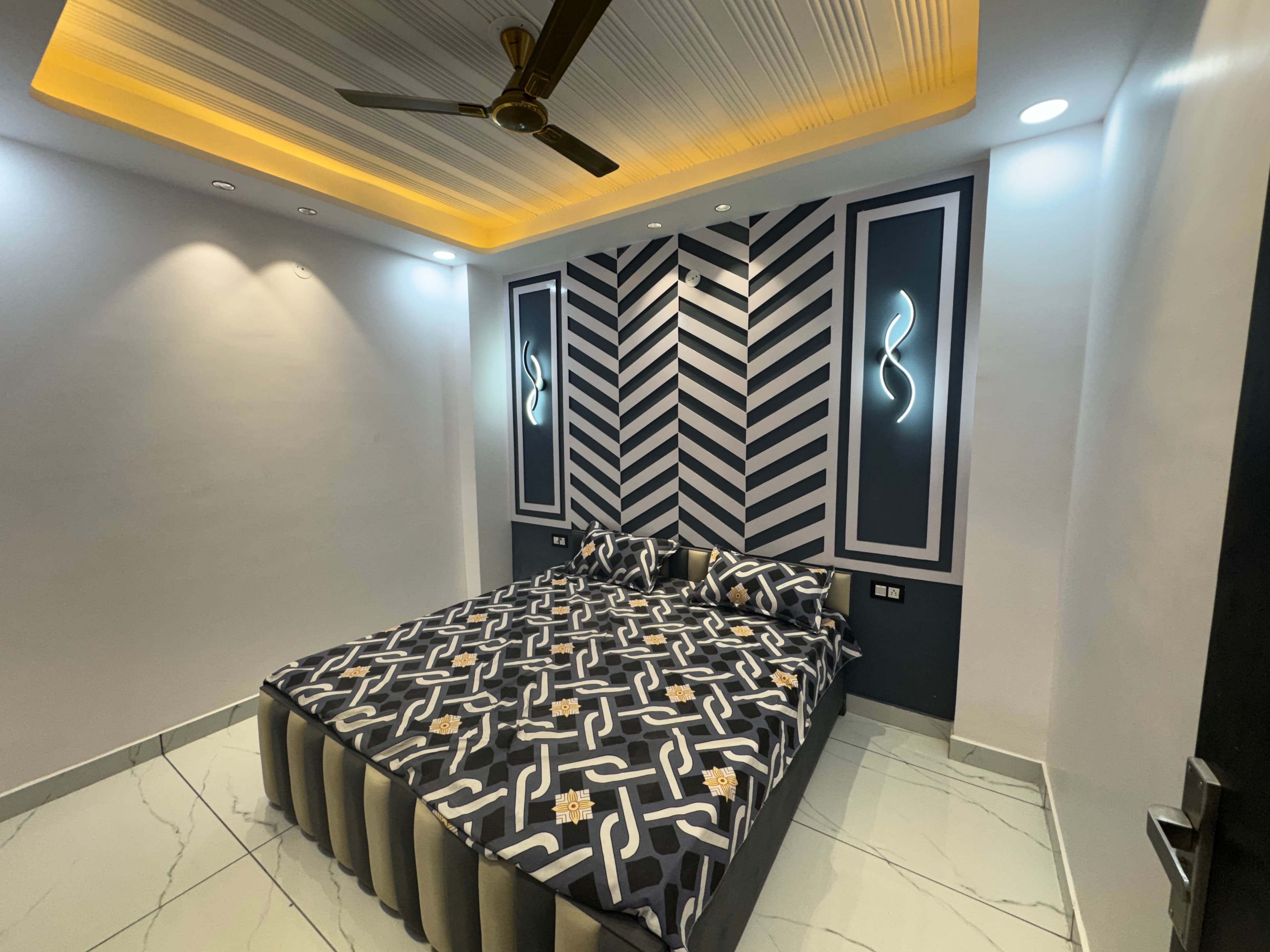 Elegant 3 BHK Residence - Dwarka Mor - Image 1