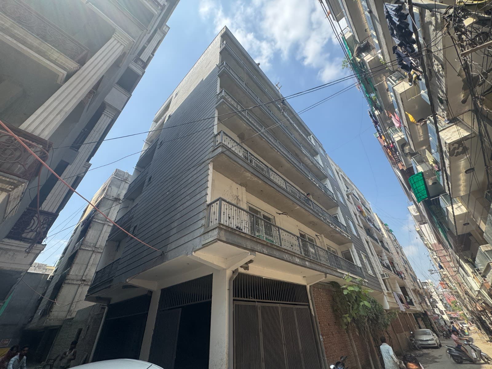 2 BHK Society Flat Near Dwarka Mor Metro Delhi - Image 1