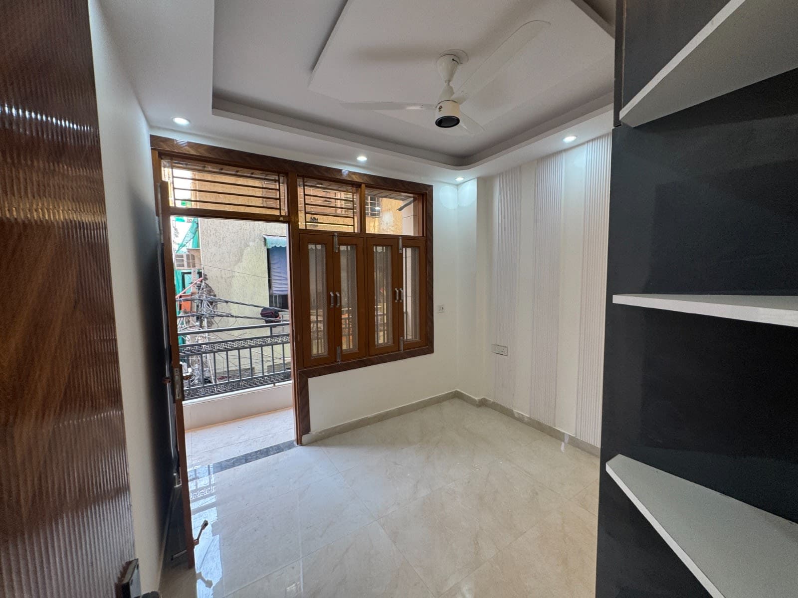 Spacious 3 BHK Home - Just 500m from Dwarka Mor Metro - Image 1