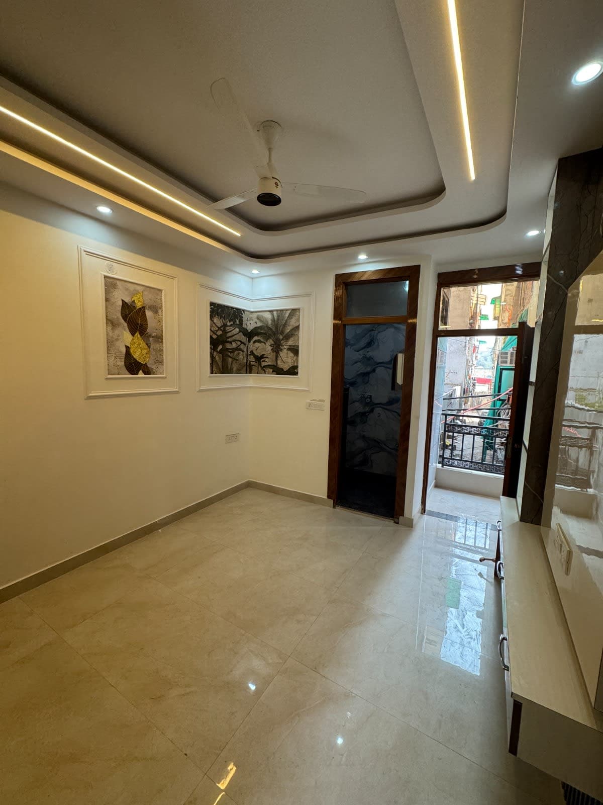 Spacious 3 BHK Home - Just 500m from Dwarka Mor Metro