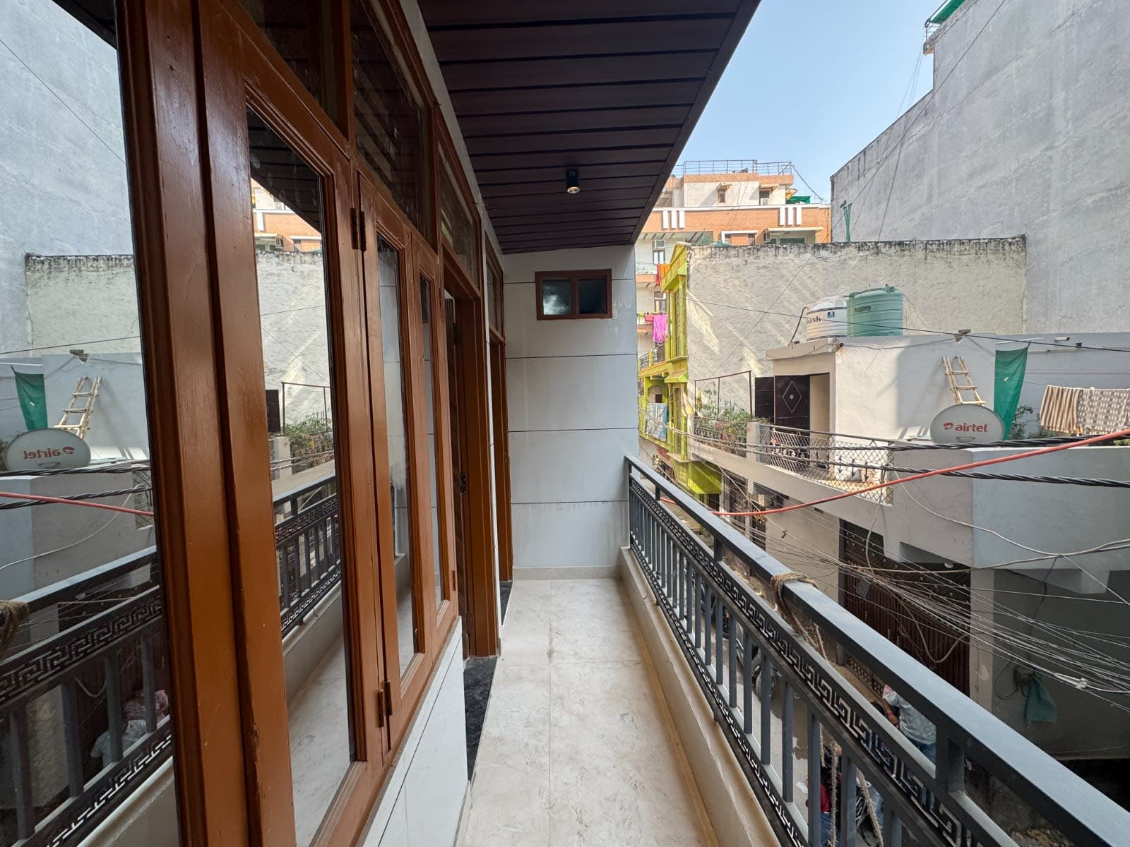 Spacious 3 BHK Home - Just 500m from Dwarka Mor Metro - Image 2