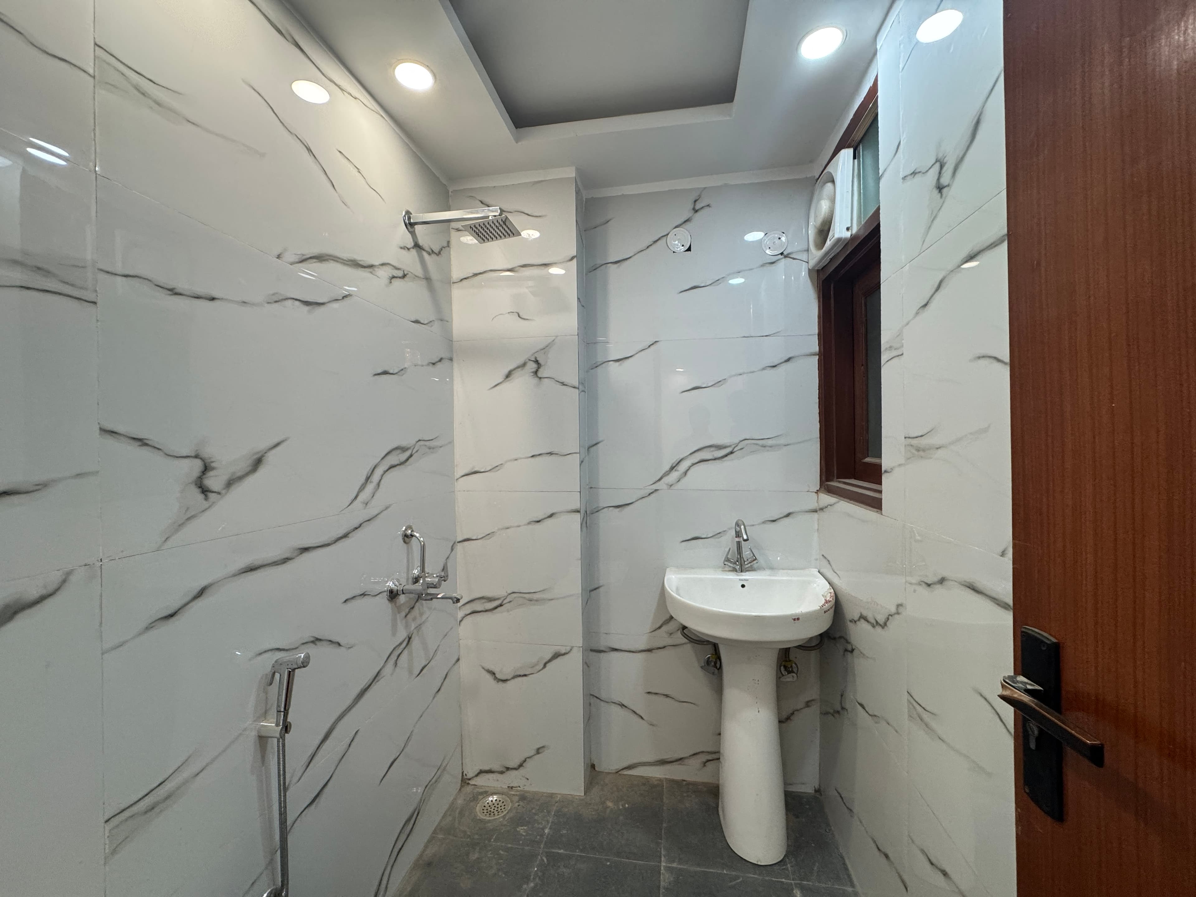 Luxury 3 BHK Flat with Balcony-125 Gaj | Chhatarpur, New Delhi - Image 3